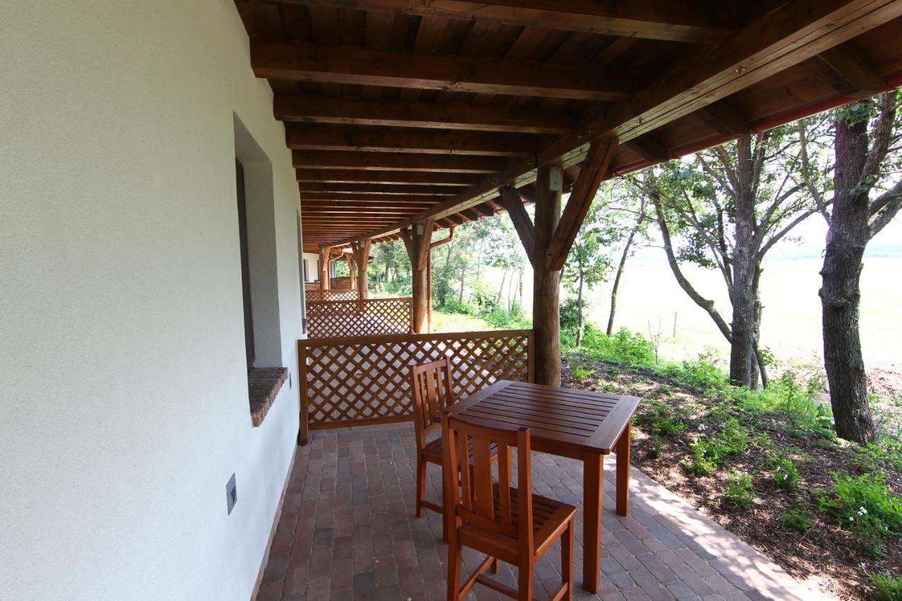 Balmazújváros Bibic Nature Lodge מראה חיצוני תמונה