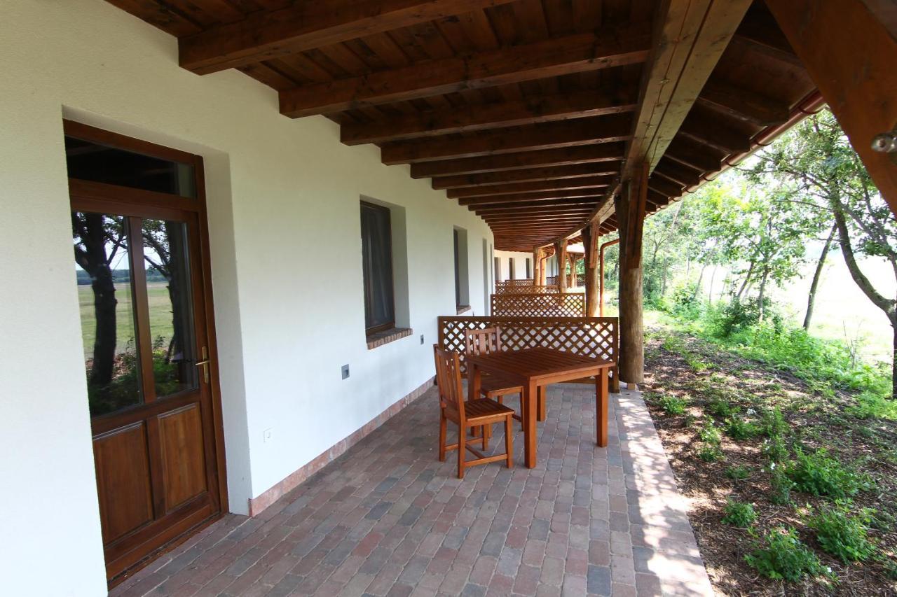 Balmazújváros Bibic Nature Lodge מראה חיצוני תמונה